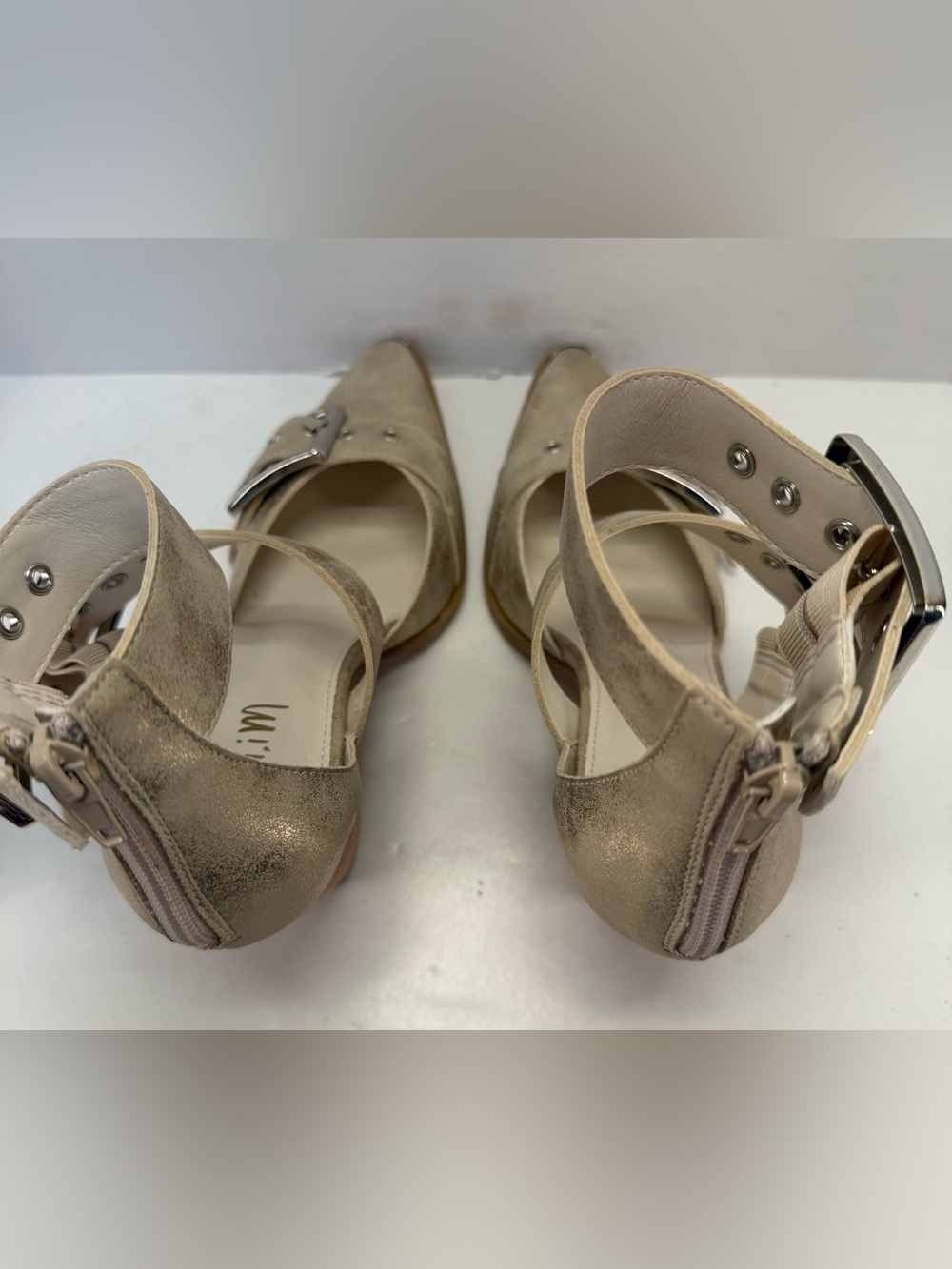Mi Mi Hendrix Triple Buckle gold Metallic Block Heel Pumps for Women size 8 - Picture 9 of 16